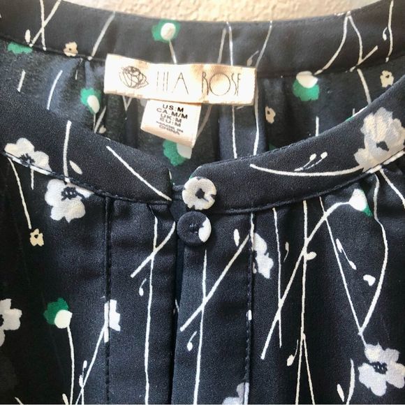 Lila Rose navy floral blouse woman’s size M - Picture 6 of 10
